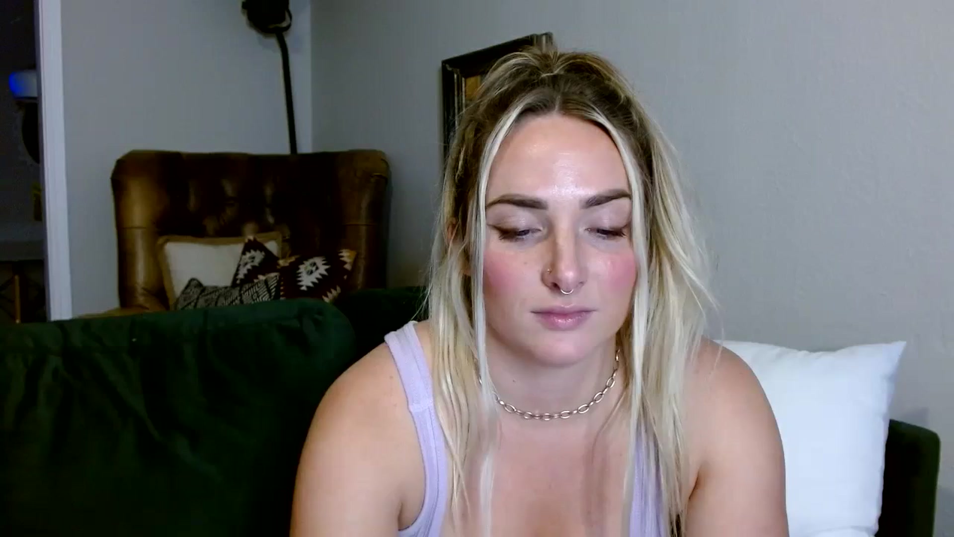 Gallery image thumbnail from OliviaQuinnn's myfreecams stream on, 12/06/2023, 24:16 image 12 of 20