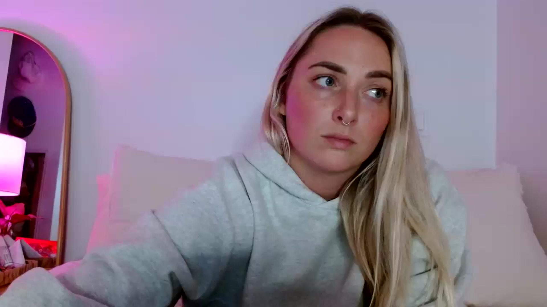 Gallery image thumbnail from OliviaQuinnn's myfreecams stream on, 01/09/2024, 06:20 image 19 of 20