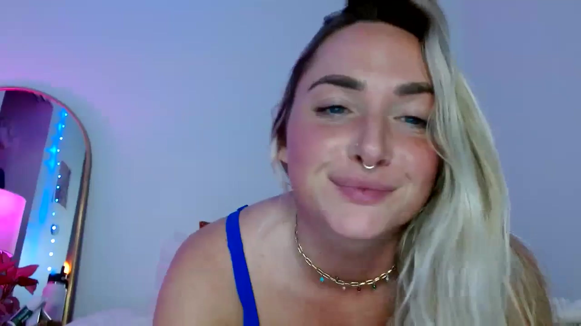 Gallery image thumbnail from OliviaQuinnn's myfreecams stream on, 01/13/2024, 08:44 image 16 of 20