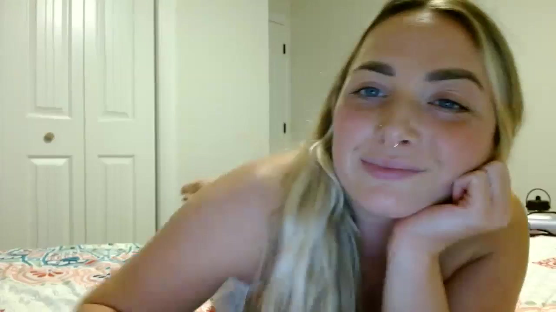 Gallery image thumbnail from OliviaQuinnn's myfreecams stream on, 02/02/2024, 04:53 image 1 of 20