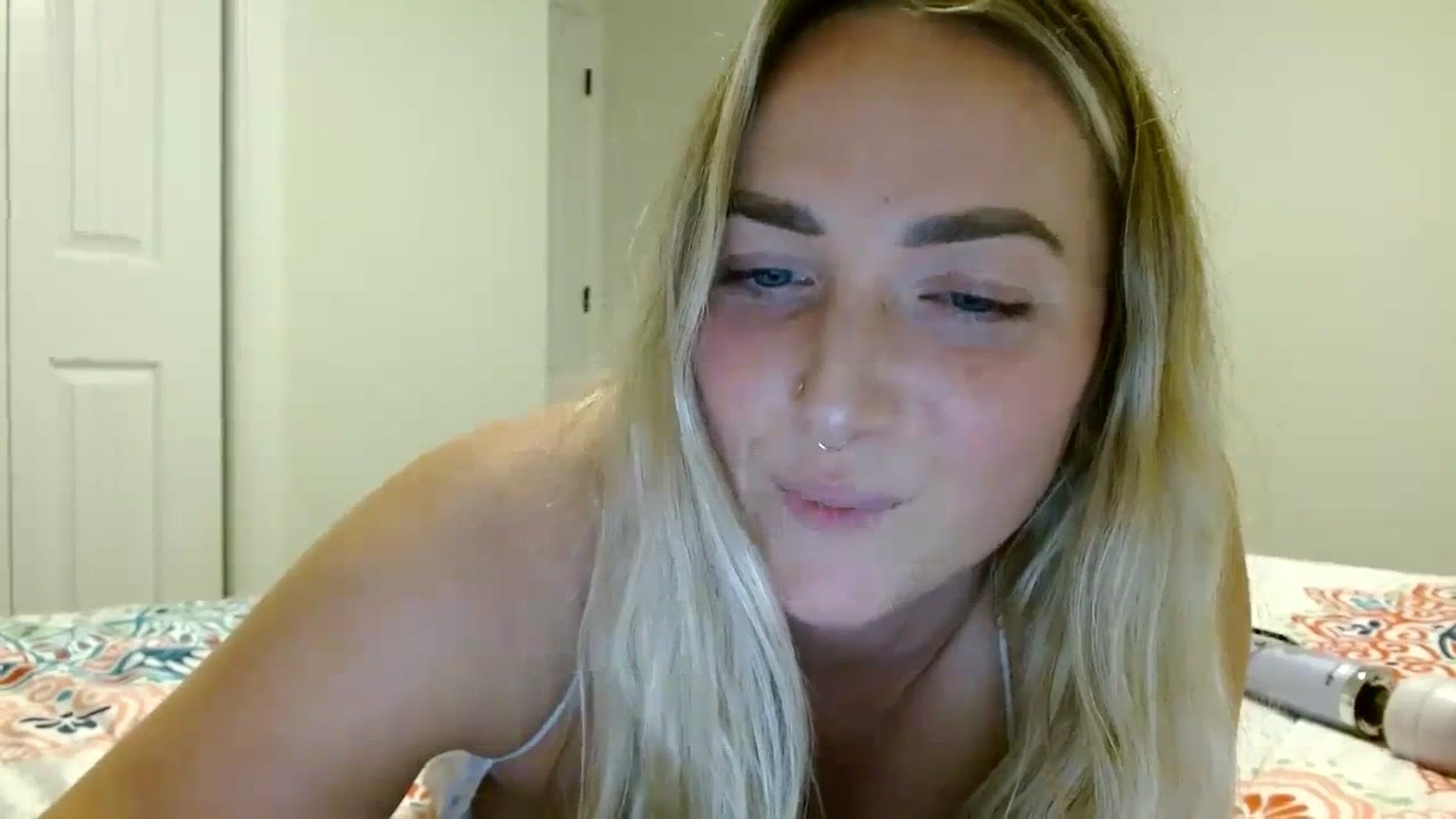 Gallery image thumbnail from OliviaQuinnn's myfreecams stream on, 02/02/2024, 04:53 image 9 of 20