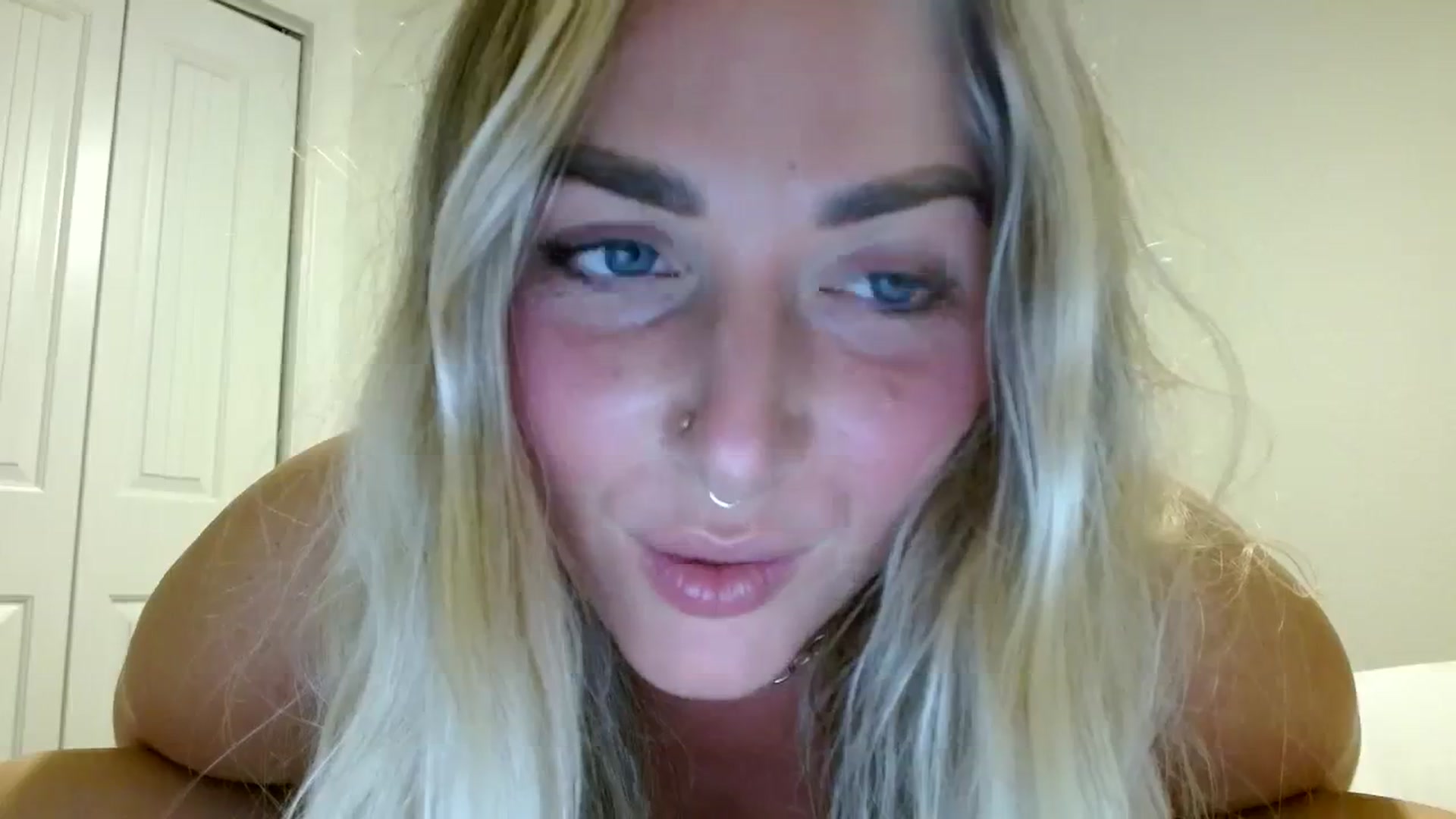 Gallery image thumbnail from OliviaQuinnn's myfreecams stream on, 02/07/2024, 04:29 image 15 of 20
