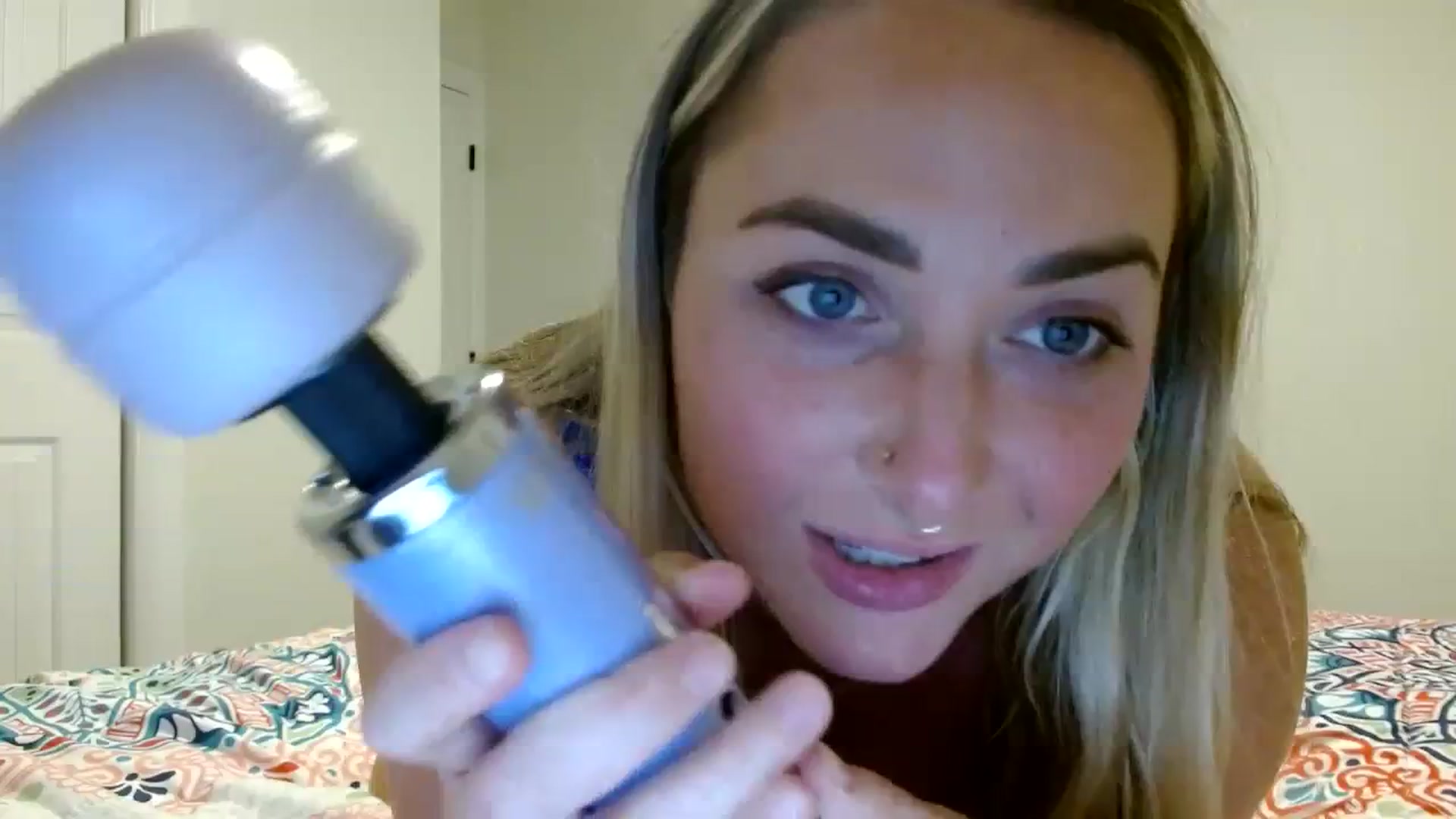 Gallery image thumbnail from OliviaQuinnn's myfreecams stream on, 02/09/2024, 04:37 image 9 of 20