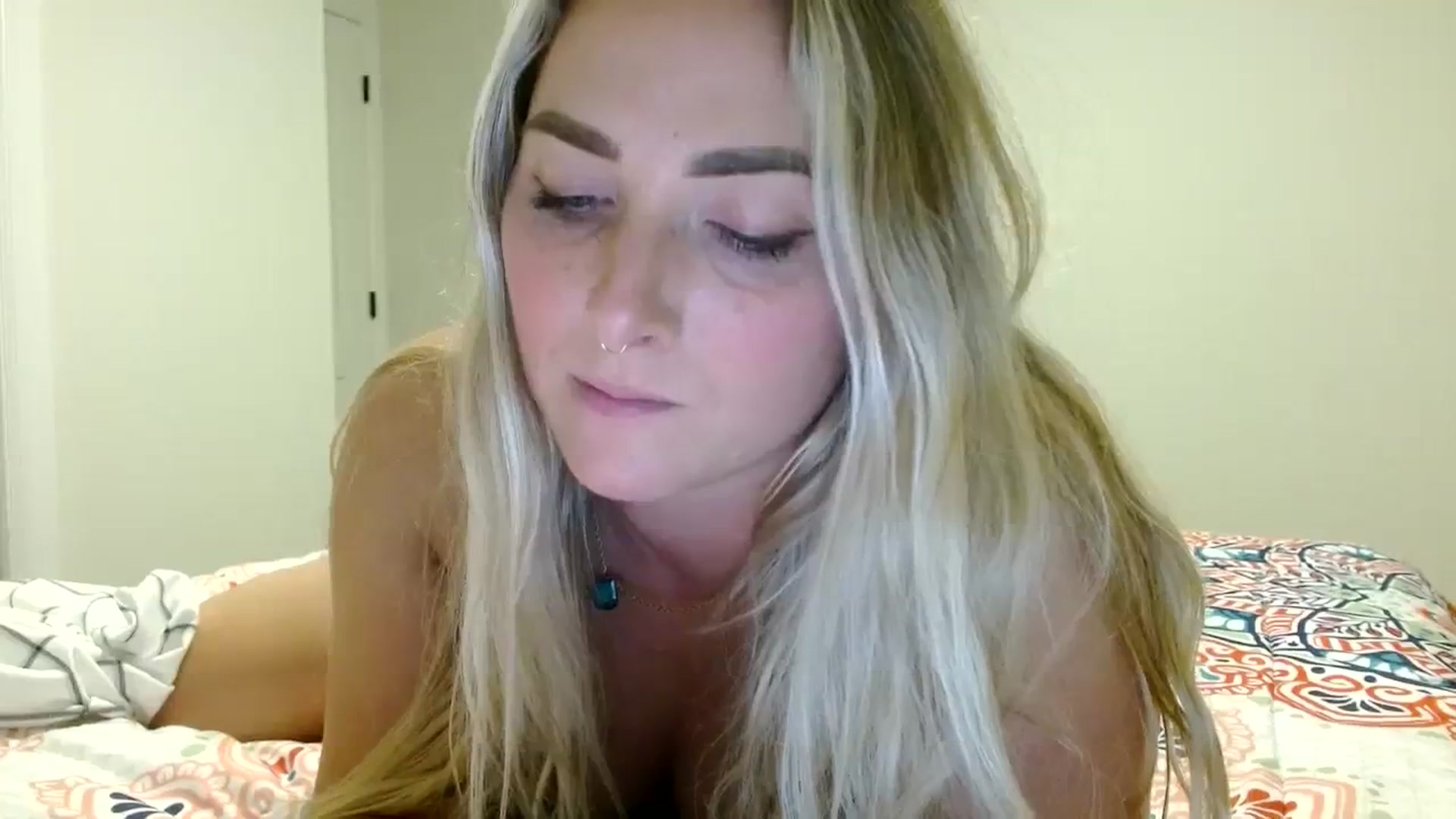 Gallery image thumbnail from OliviaQuinnn's myfreecams stream on, 02/10/2024, 06:14 image 4 of 20