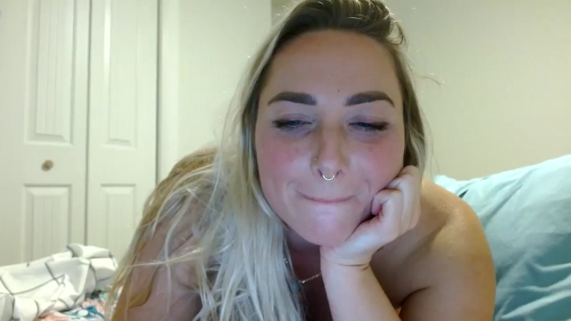 Gallery image thumbnail from OliviaQuinnn's myfreecams stream on, 02/10/2024, 06:14 image 18 of 20