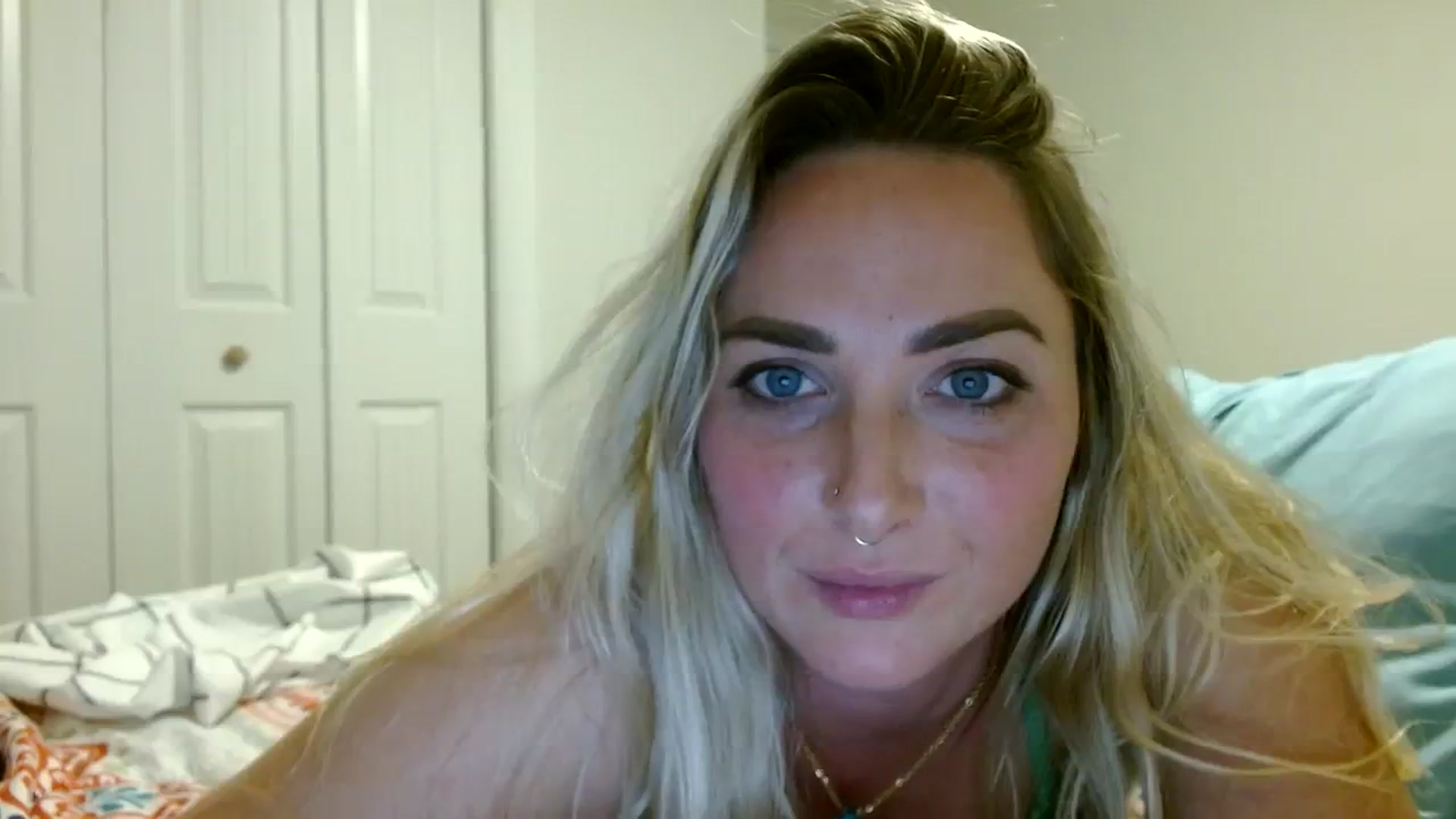 Gallery image thumbnail from OliviaQuinnn's myfreecams stream on, 02/10/2024, 06:14 image 17 of 20