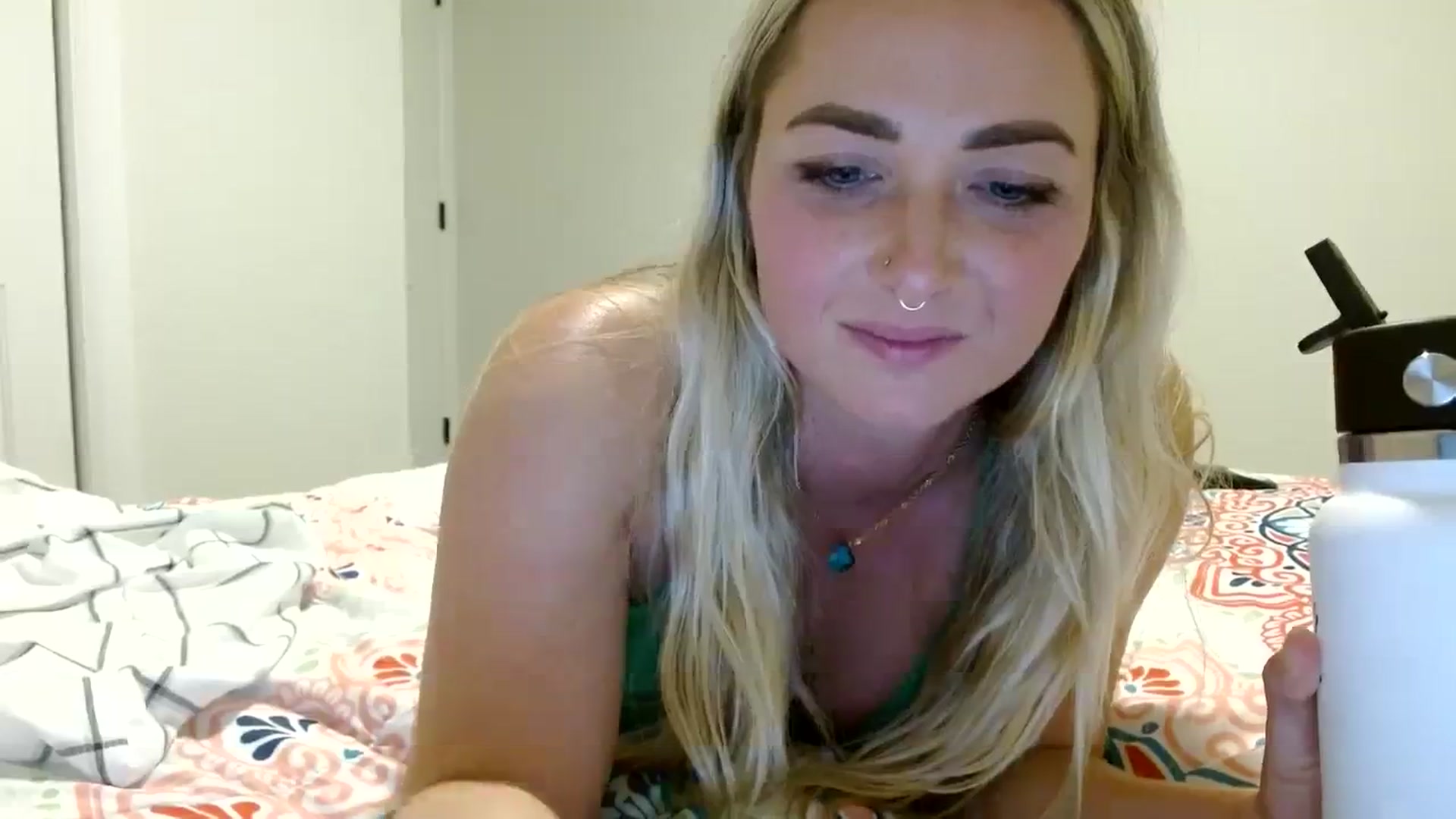 Gallery image thumbnail from OliviaQuinnn's myfreecams stream on, 02/10/2024, 06:14 image 9 of 20