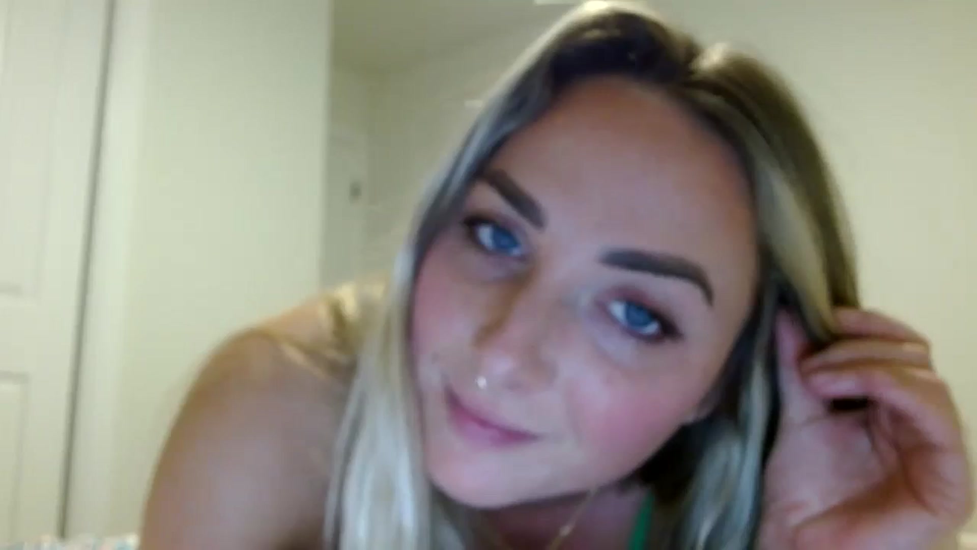 Gallery image thumbnail from OliviaQuinnn's myfreecams stream on, 02/10/2024, 06:14 image 1 of 20