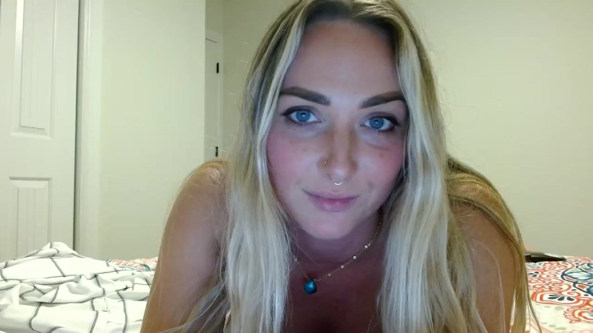 Gallery image thumbnail from OliviaQuinnn's myfreecams stream on, 02/10/2024, 06:14 image 8 of 20