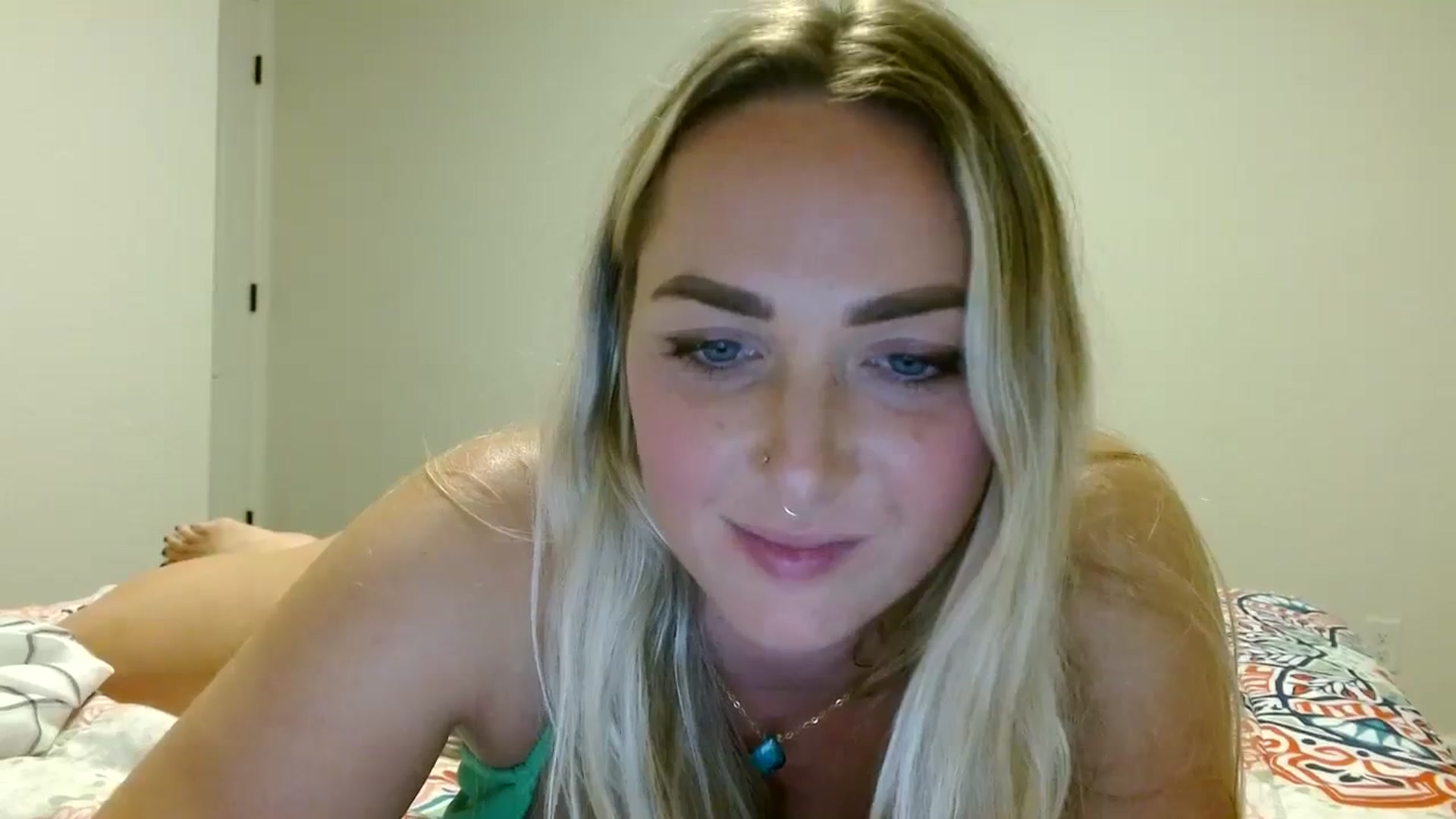 Gallery image thumbnail from OliviaQuinnn's myfreecams stream on, 02/10/2024, 06:14 image 10 of 20