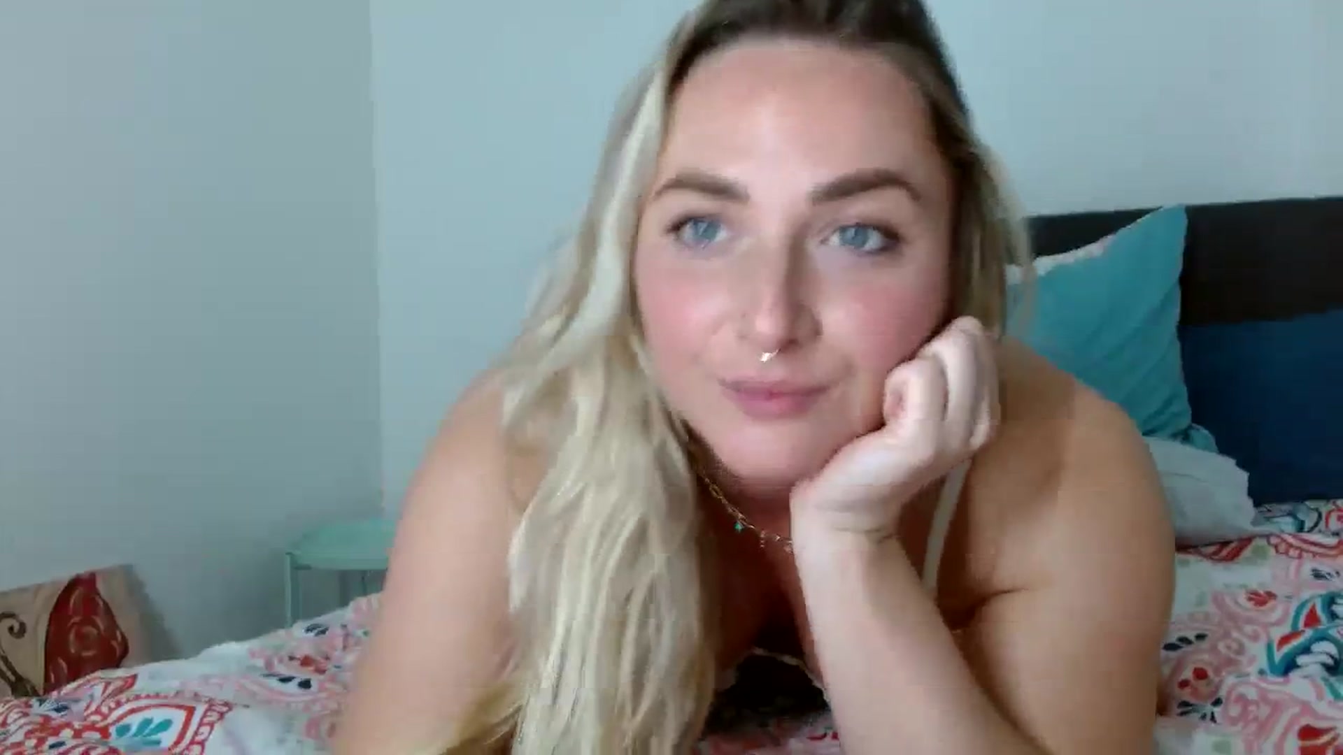 Gallery image thumbnail from OliviaQuinnn's myfreecams stream on, 02/13/2024, 06:05 image 8 of 20