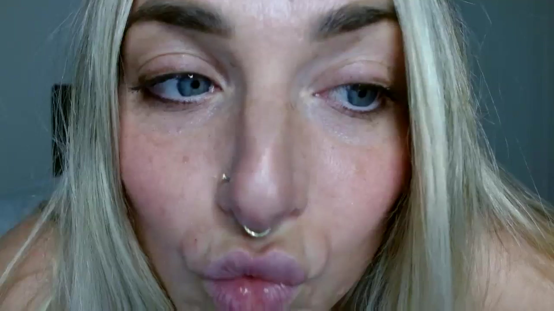 Gallery image thumbnail from OliviaQuinnn's myfreecams stream on, 02/29/2024, 04:34 image 13 of 20