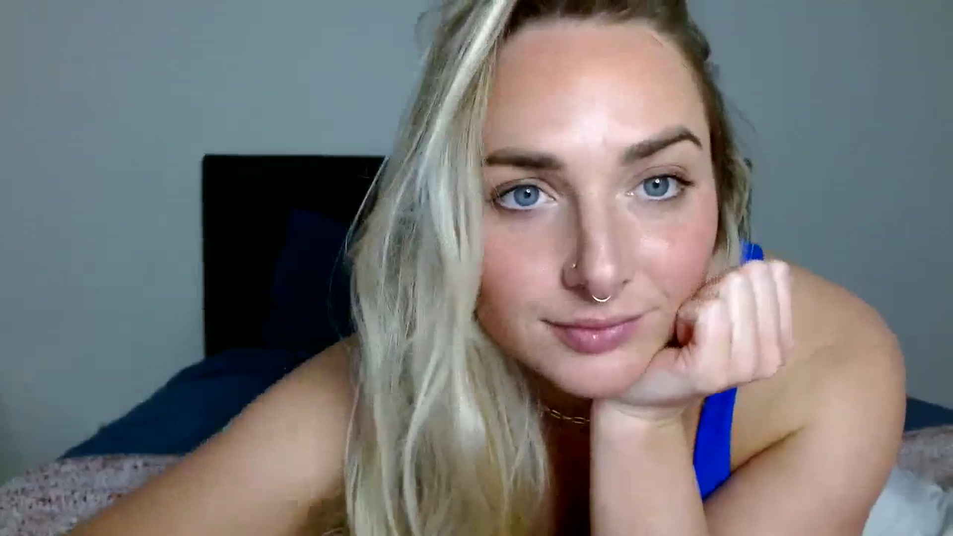 Gallery image thumbnail from OliviaQuinnn's myfreecams stream on, 02/29/2024, 04:34 image 3 of 20
