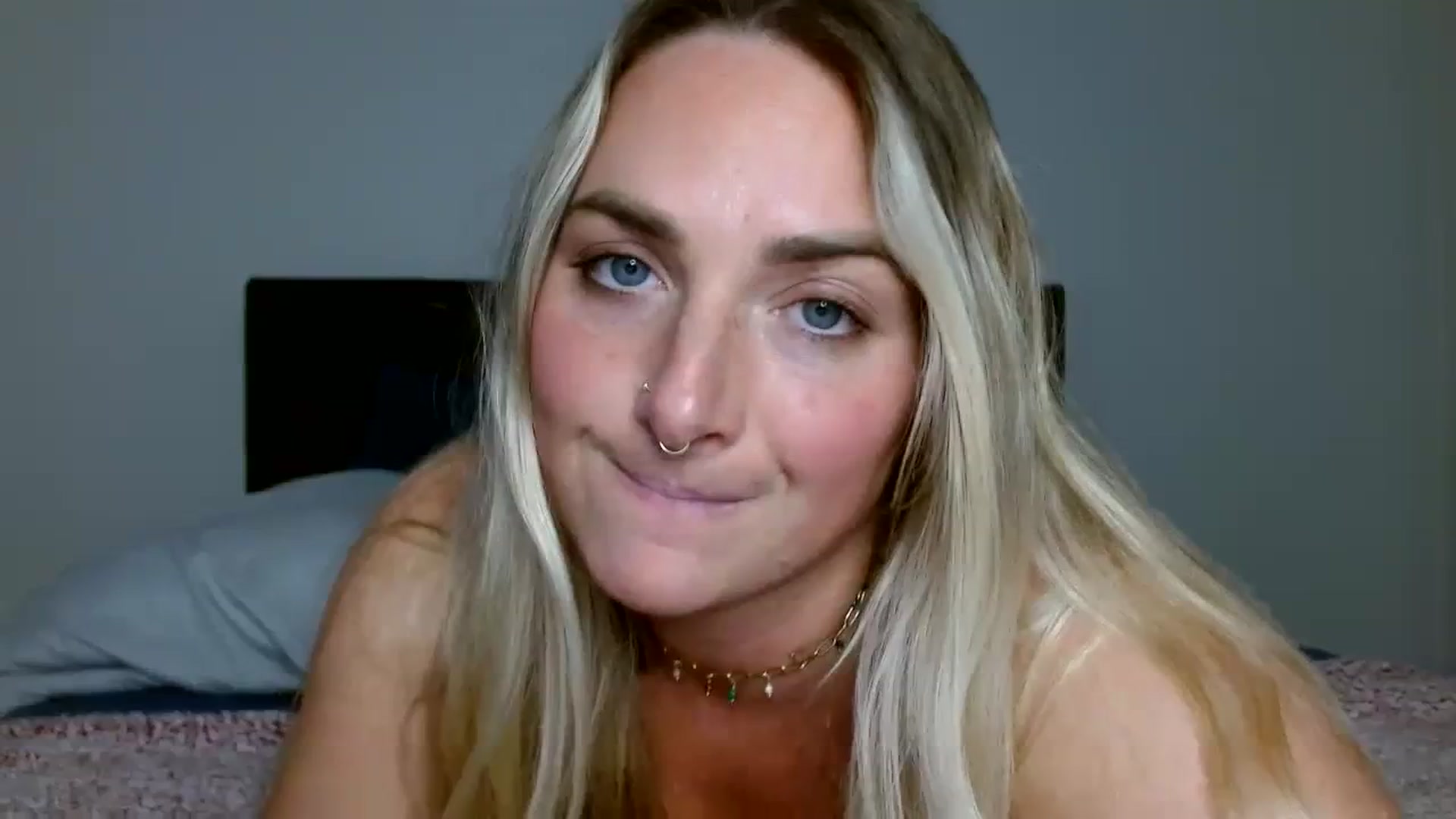 Gallery image thumbnail from OliviaQuinnn's myfreecams stream on, 02/29/2024, 04:34 image 12 of 20