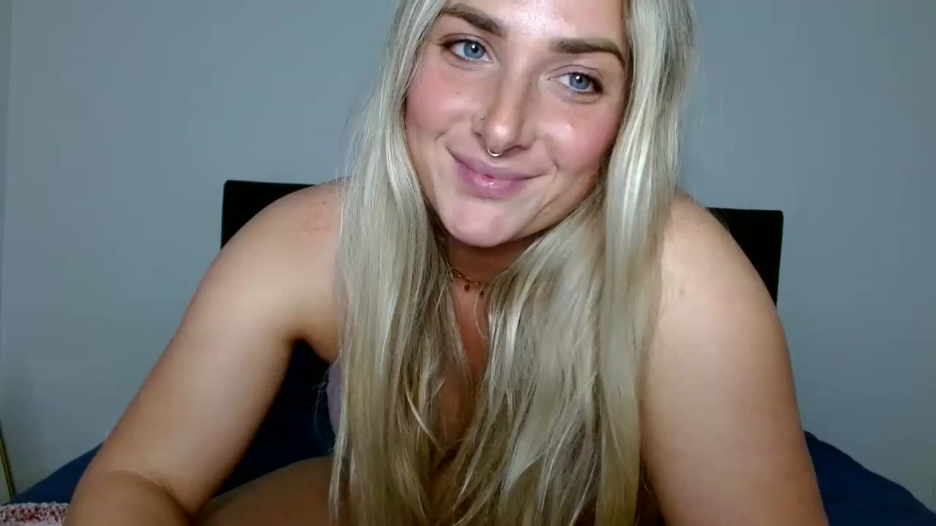 Gallery image thumbnail from OliviaQuinnn's myfreecams stream on, 03/01/2024, 03:55 image 1 of 20