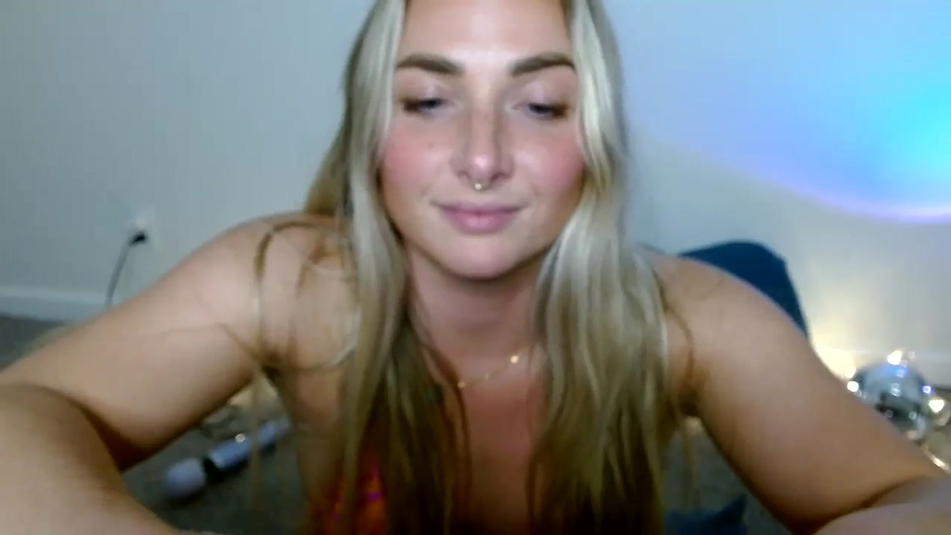 Gallery image thumbnail from OliviaQuinnn's myfreecams stream on, 03/04/2024, 04:09 image 17 of 20