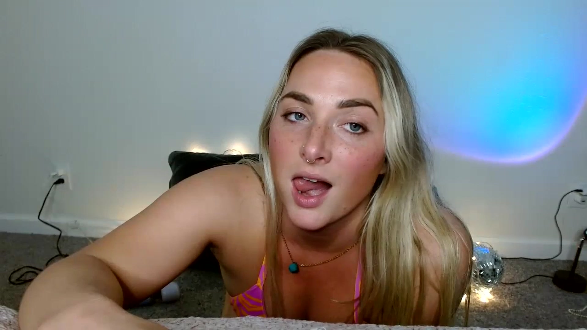 Gallery image thumbnail from OliviaQuinnn's myfreecams stream on, 03/04/2024, 04:09 image 4 of 20