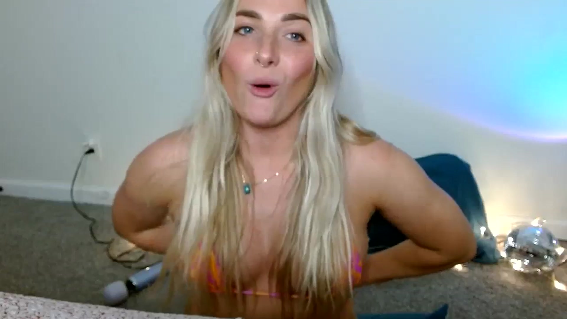 Gallery image thumbnail from OliviaQuinnn's myfreecams stream on, 03/04/2024, 04:09 image 20 of 20