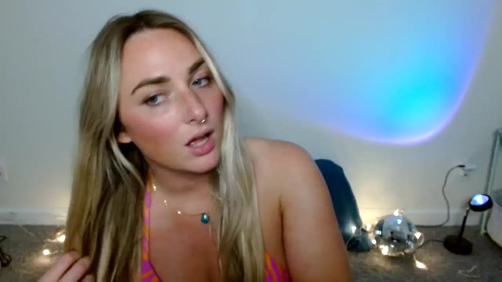 Gallery image thumbnail from OliviaQuinnn's myfreecams stream on, 03/04/2024, 05:42 image 9 of 20
