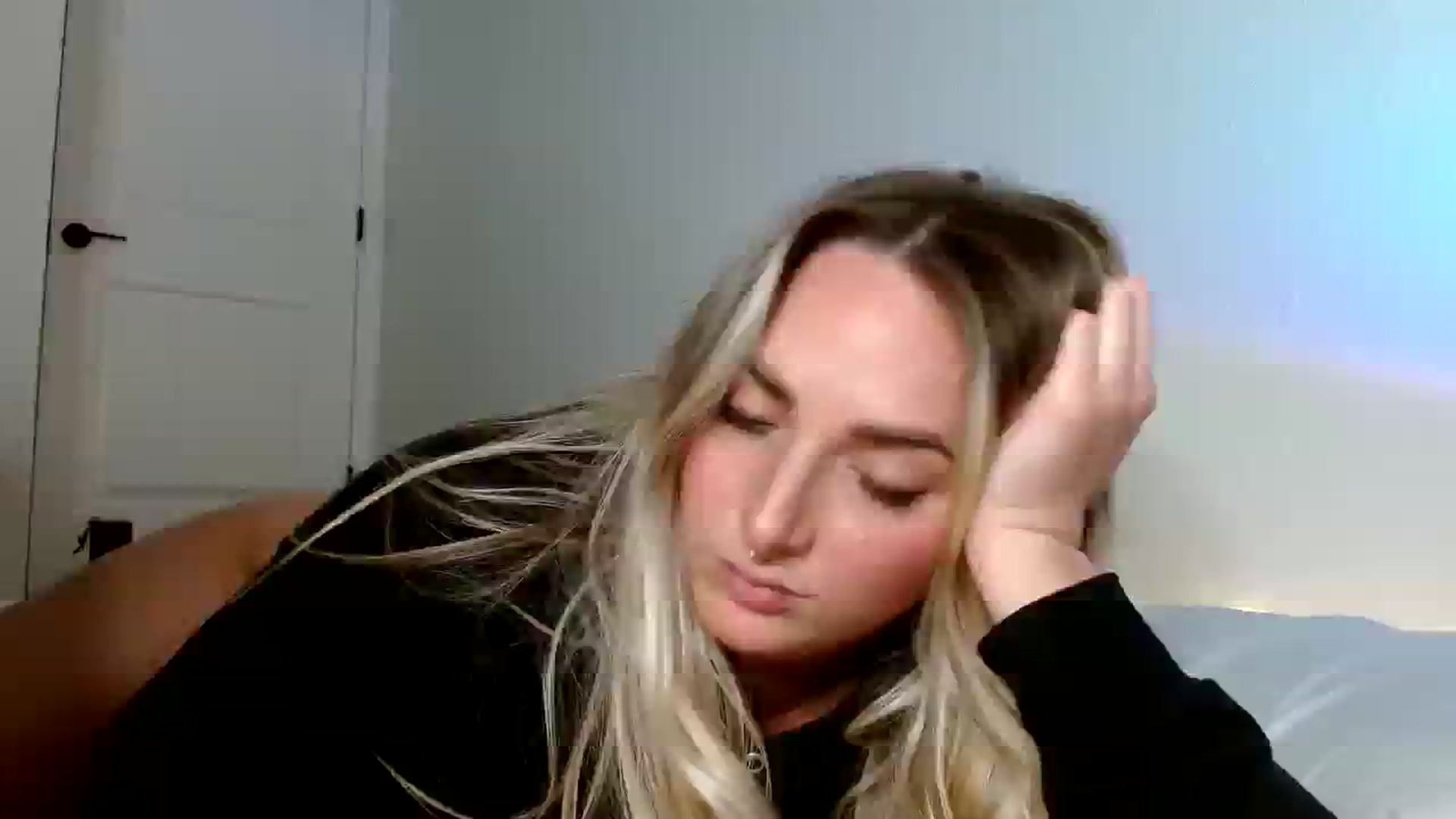 Gallery image thumbnail from OliviaQuinnn's myfreecams stream on, 03/12/2024, 04:02 image 18 of 20