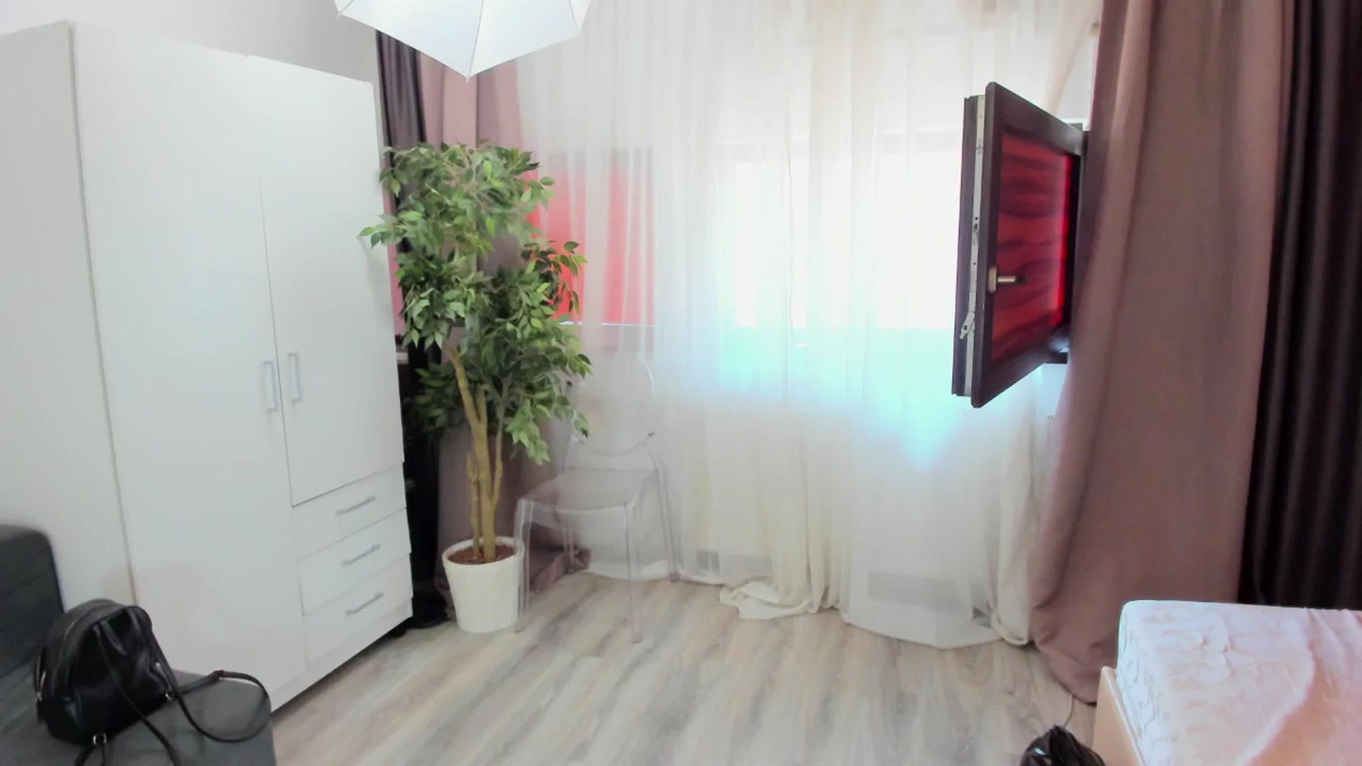 Gallery image thumbnail from OliviaRimes's myfreecams stream on, 08/23/2024, 12:43 image 17 of 20
