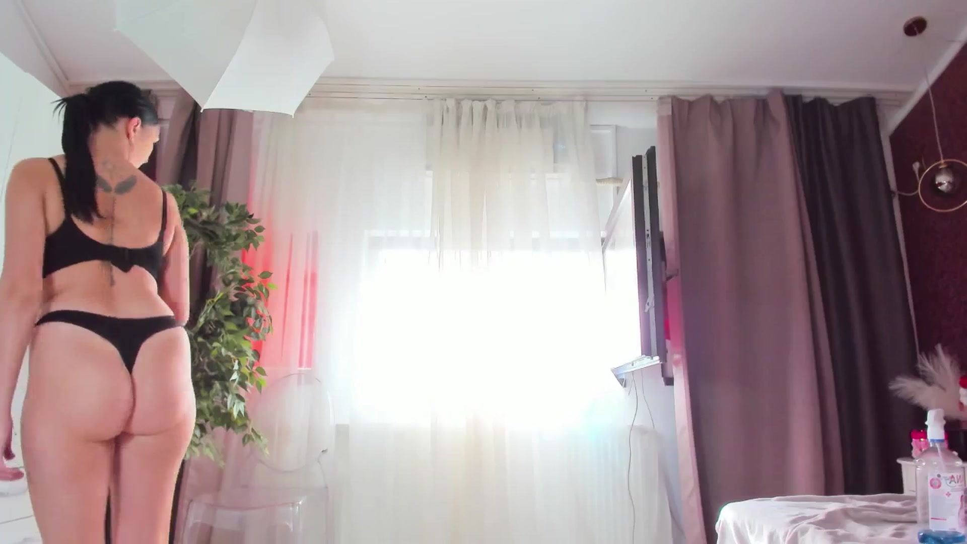 Gallery image thumbnail from OliviaRimes's myfreecams stream on, 09/09/2024, 14:45 image 13 of 20