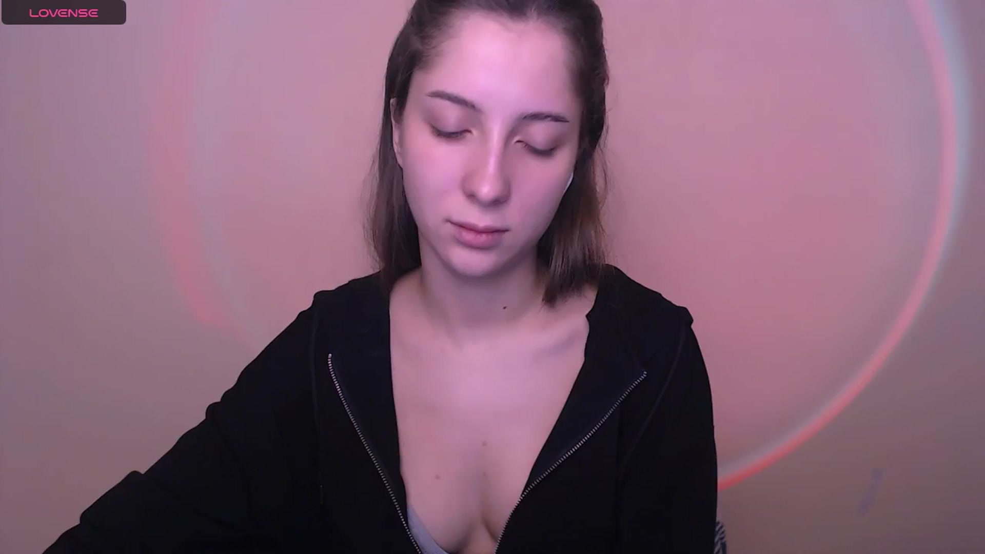 Gallery image thumbnail from OliviaSexy_'s myfreecams stream on, 11/12/2025, 12:48 image 18 of 20