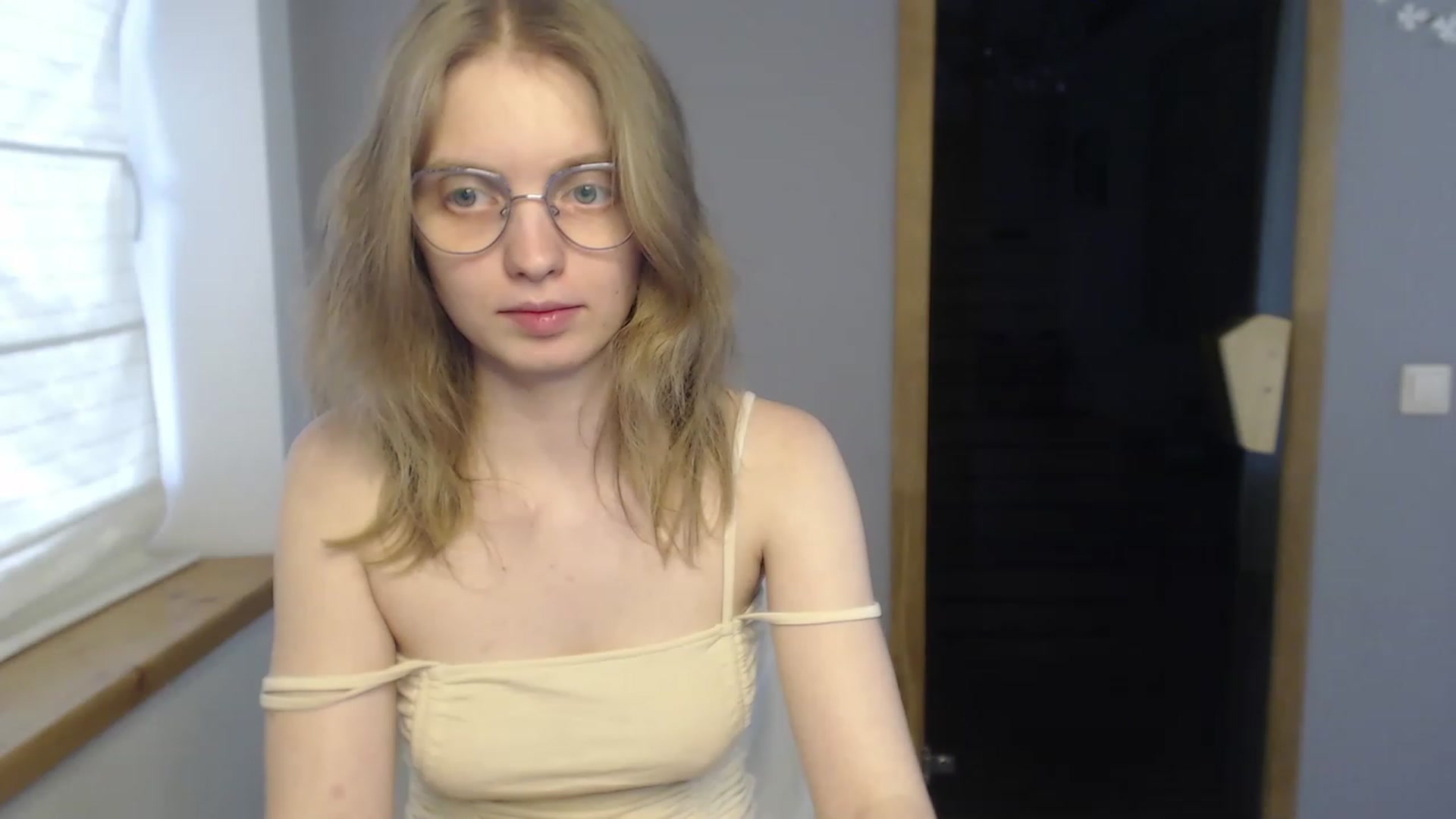 Gallery image thumbnail from OliviaWhites's myfreecams stream on, 06/10/2023, 09:25 image 17 of 20