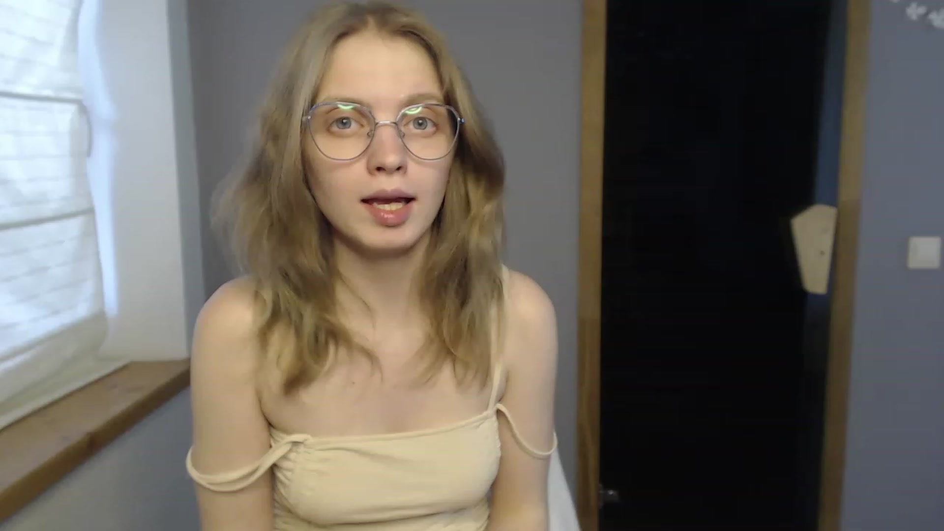 Gallery image thumbnail from OliviaWhites's myfreecams stream on, 06/10/2023, 09:25 image 13 of 20
