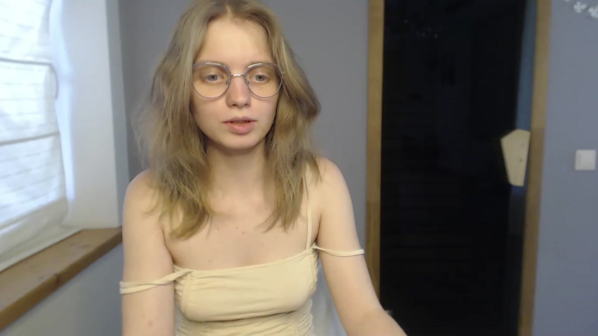 Gallery image thumbnail from OliviaWhites's myfreecams stream on, 06/10/2023, 09:25 image 9 of 20