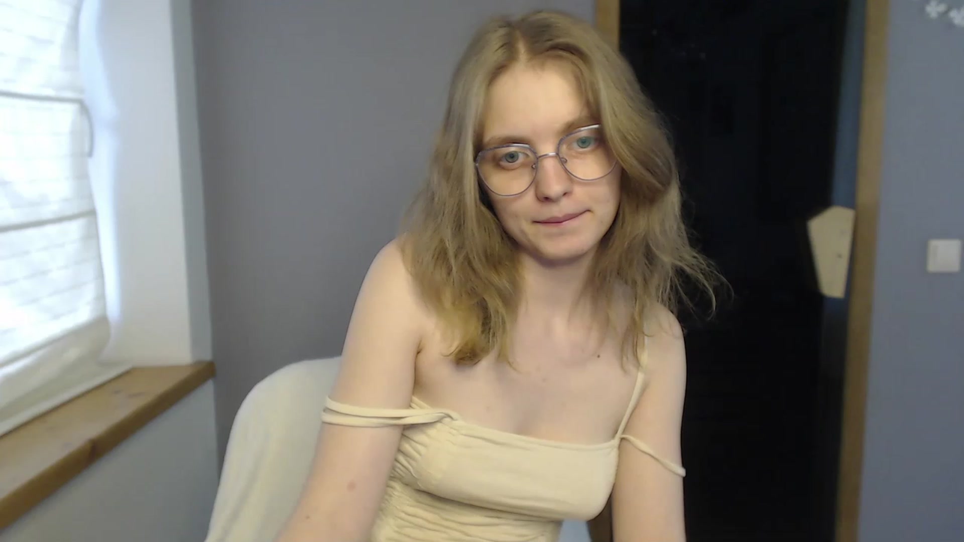 Gallery image thumbnail from OliviaWhites's myfreecams stream on, 06/10/2023, 09:25 image 20 of 20