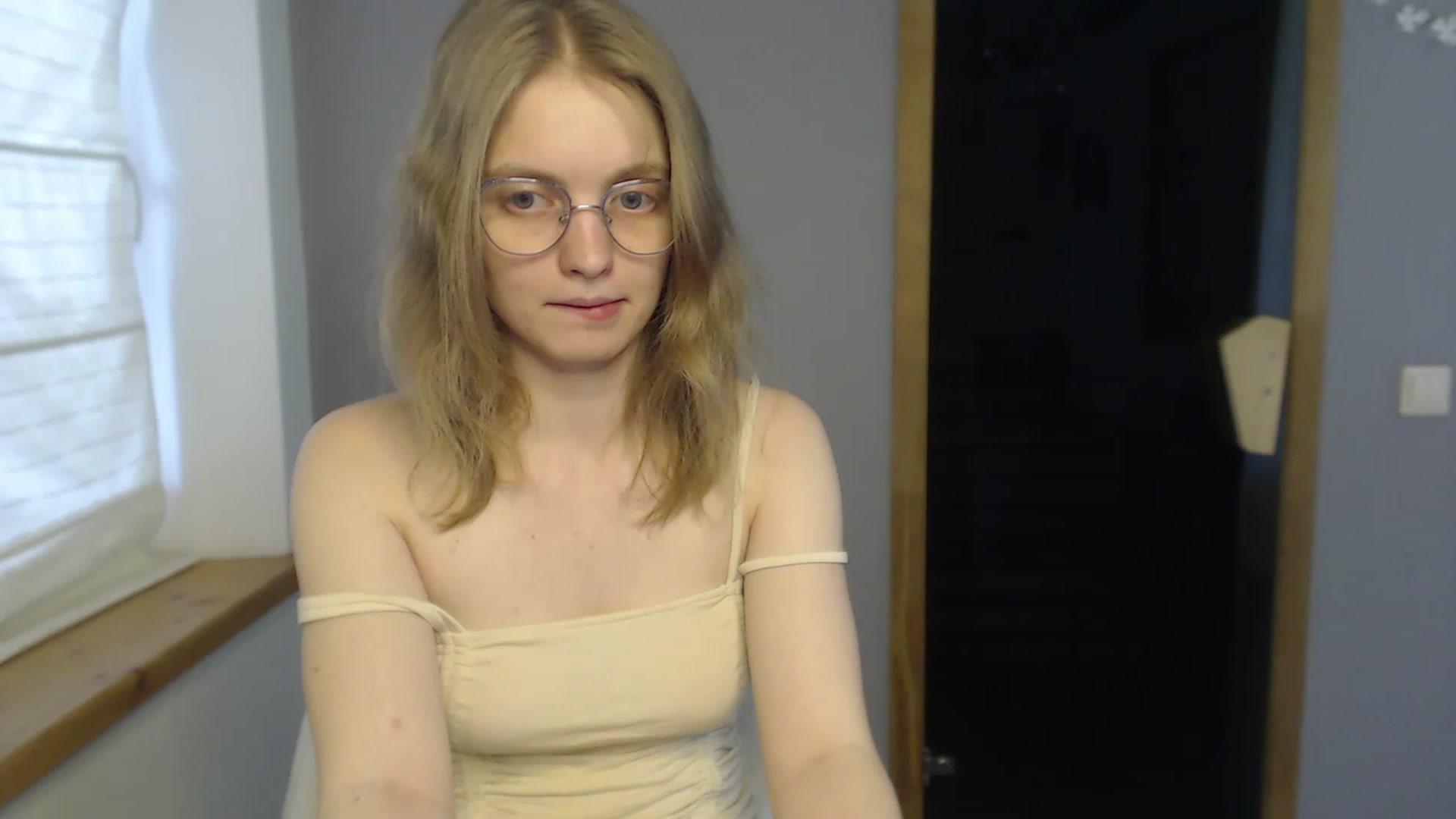 Gallery image thumbnail from OliviaWhites's myfreecams stream on, 06/10/2023, 09:25 image 2 of 20