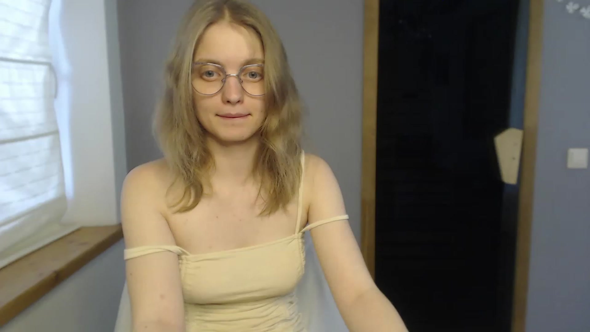 Gallery image thumbnail from OliviaWhites's myfreecams stream on, 06/10/2023, 09:25 image 3 of 20