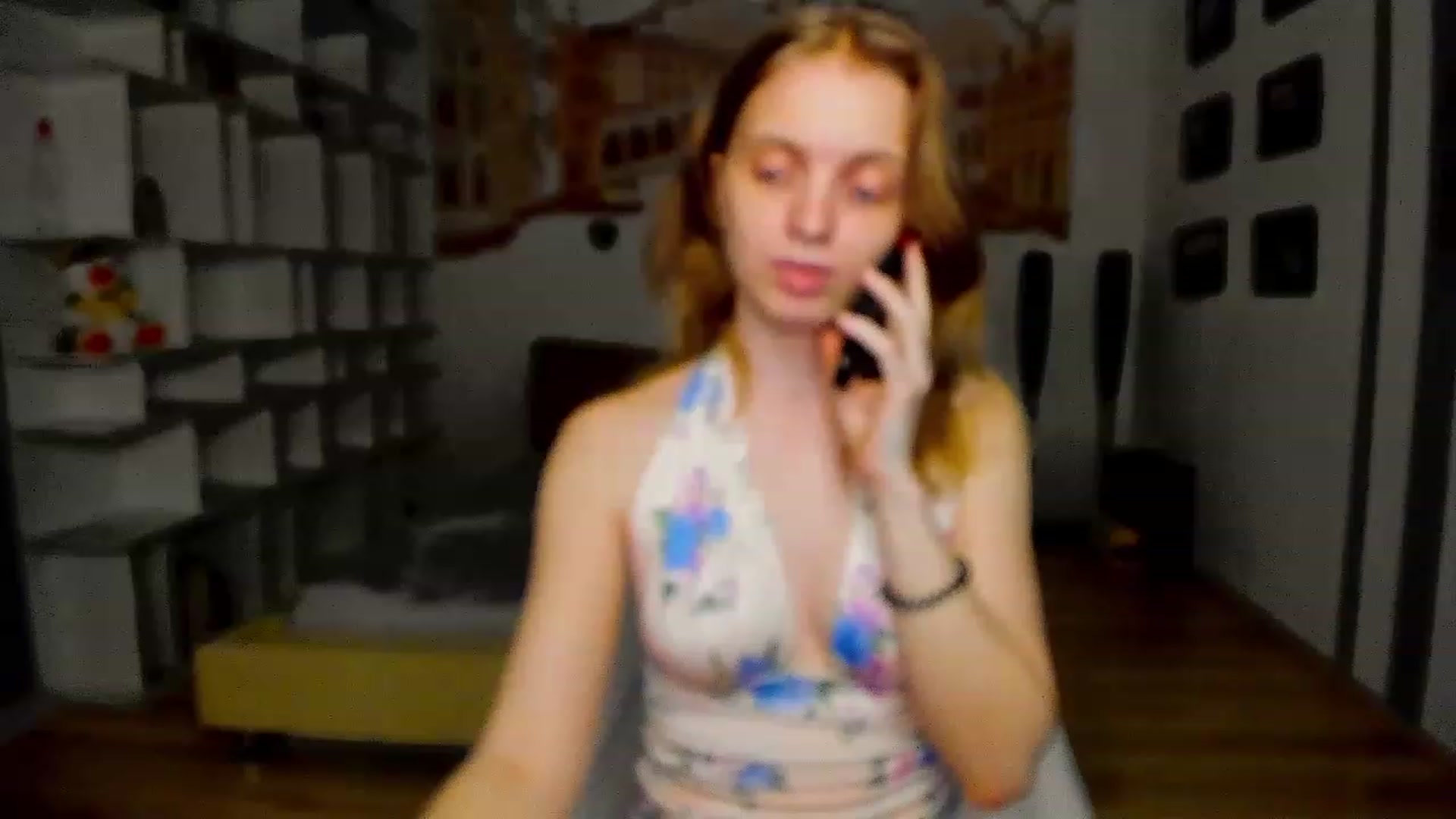 Gallery image thumbnail from OliviaWhites's myfreecams stream on, 06/11/2023, 07:45 image 2 of 20