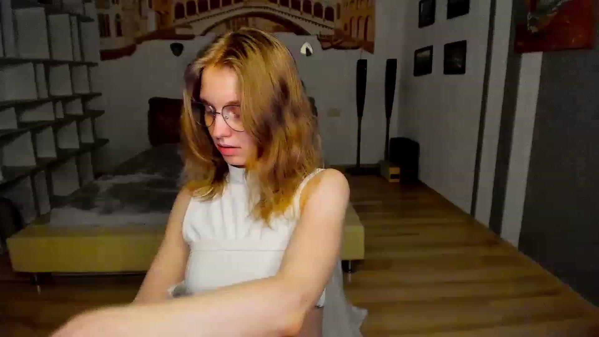 Gallery image thumbnail from OliviaWhites's myfreecams stream on, 06/11/2023, 10:54 image 15 of 20