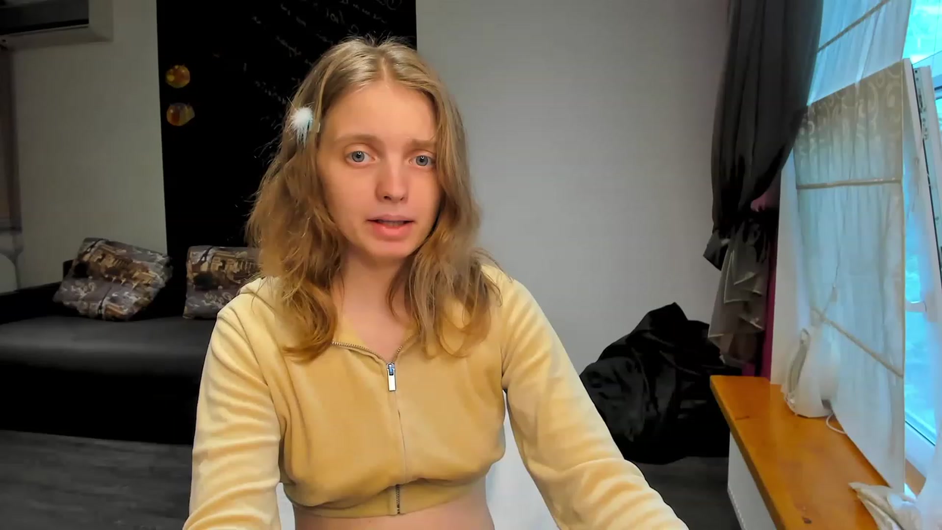 Gallery image thumbnail from OliviaWhites's myfreecams stream on, 06/12/2023, 06:12 image 8 of 20