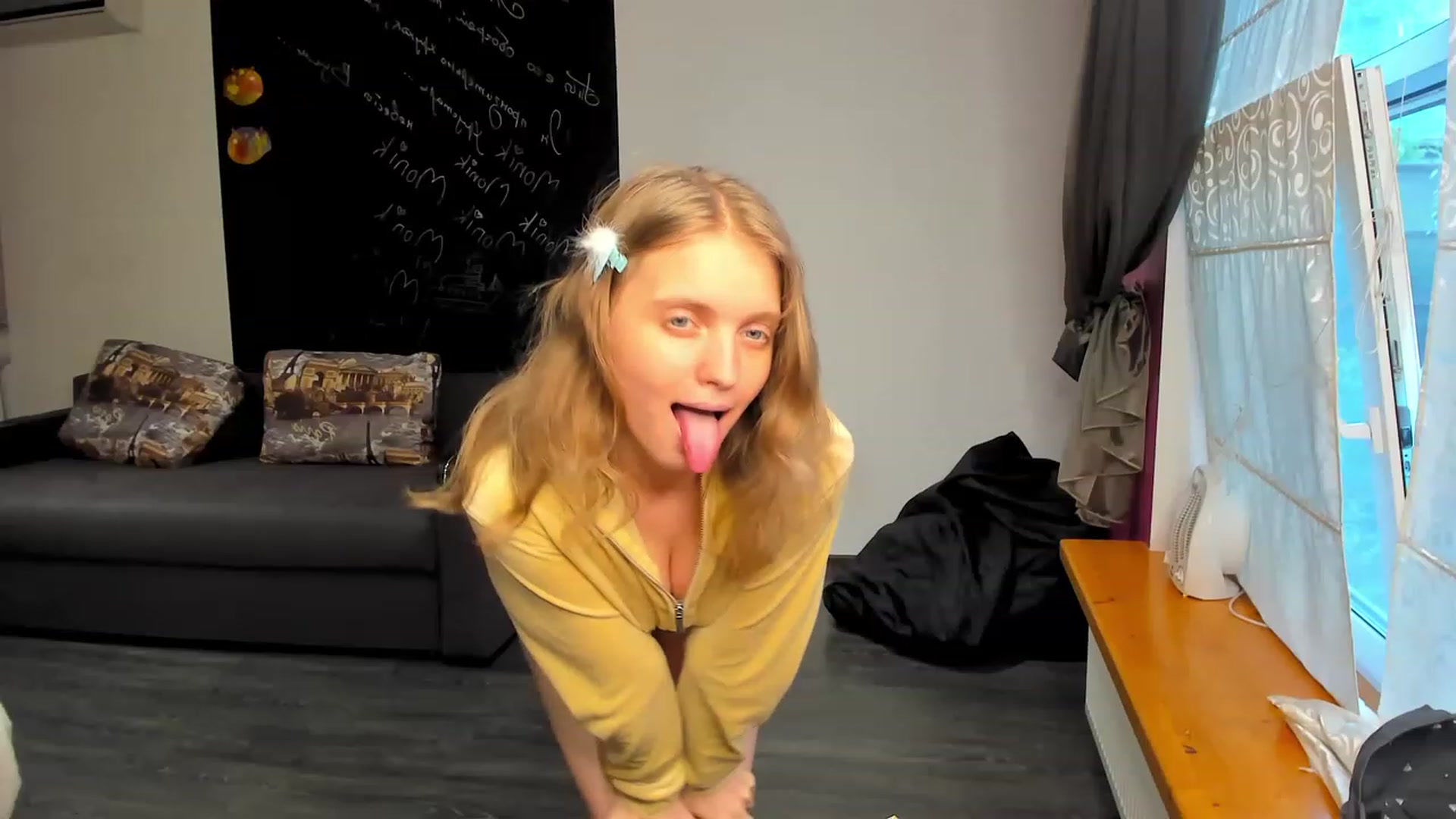 Gallery image thumbnail from OliviaWhites's myfreecams stream on, 06/12/2023, 09:54 image 17 of 20