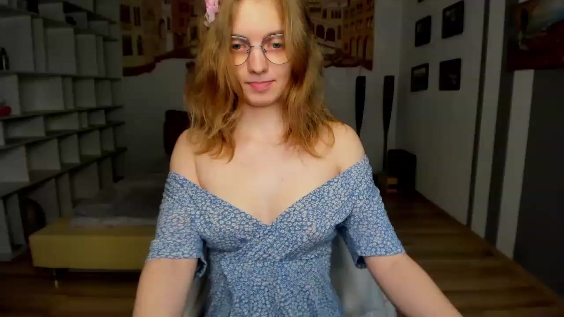 Gallery image thumbnail from OliviaWhites's myfreecams stream on, 06/13/2023, 06:58 image 3 of 20