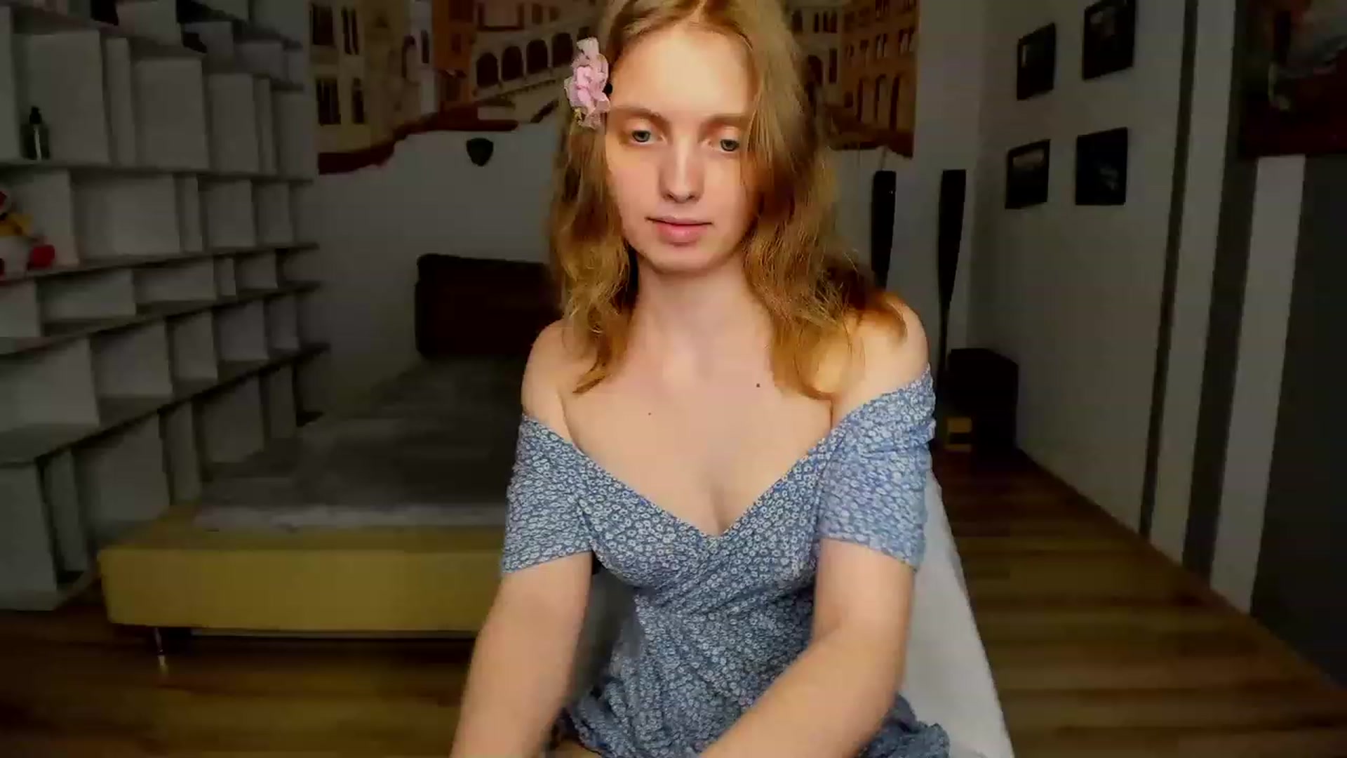 Gallery image thumbnail from OliviaWhites's myfreecams stream on, 06/13/2023, 10:14 image 1 of 20