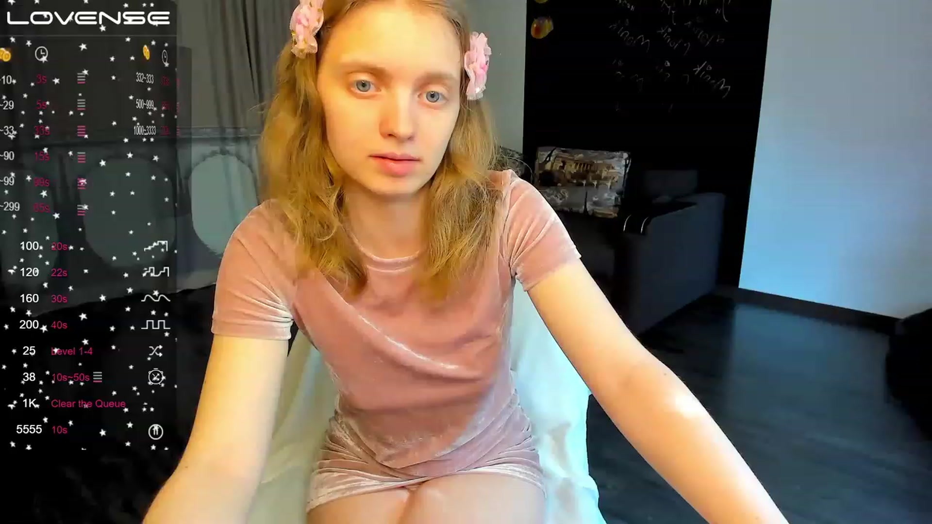 Gallery image thumbnail from OliviaWhites's myfreecams stream on, 06/14/2023, 07:01 image 6 of 20