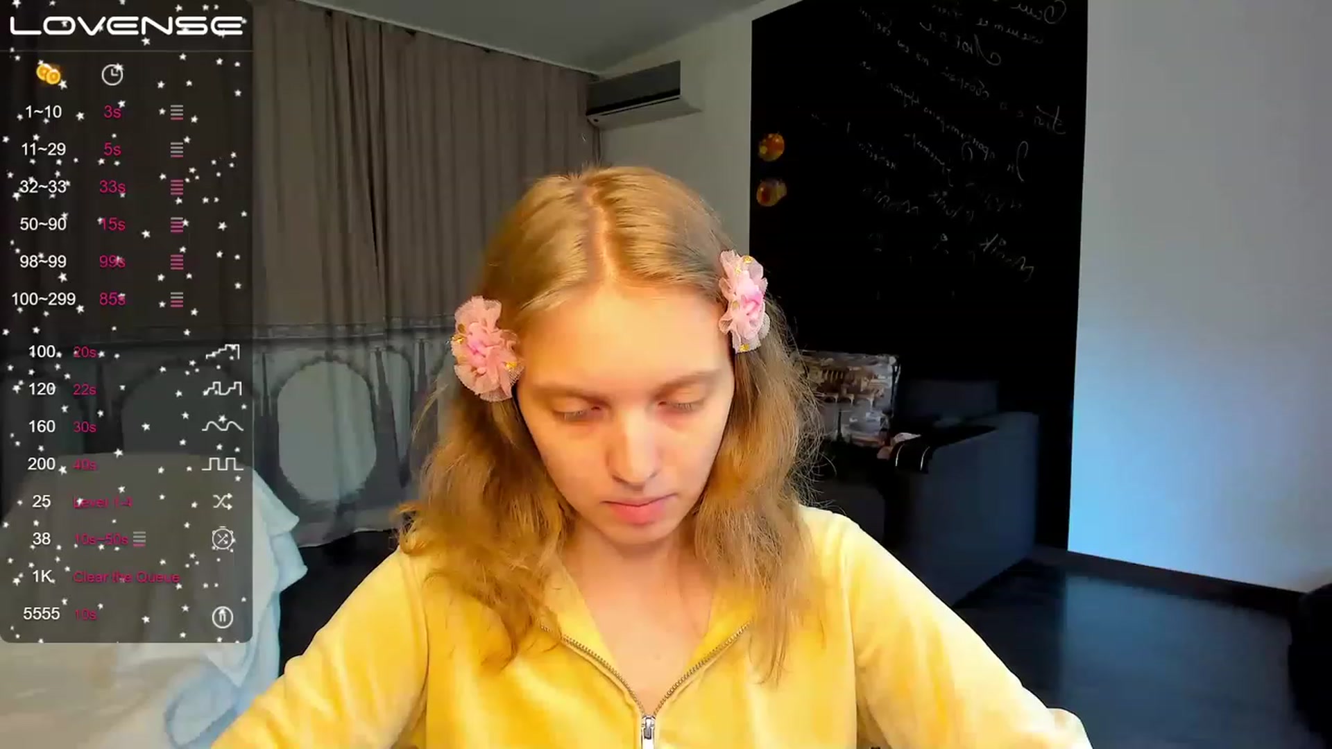 Gallery image thumbnail from OliviaWhites's myfreecams stream on, 06/14/2023, 07:01 image 16 of 20