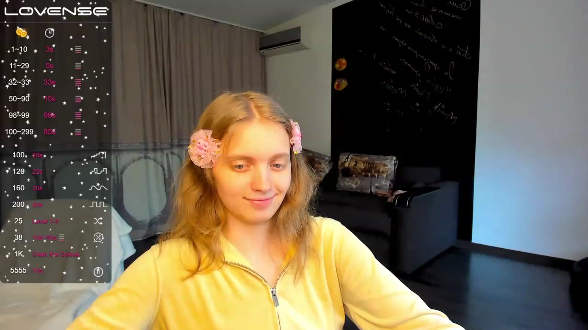 Gallery image thumbnail from OliviaWhites's myfreecams stream on, 06/14/2023, 07:01 image 17 of 20