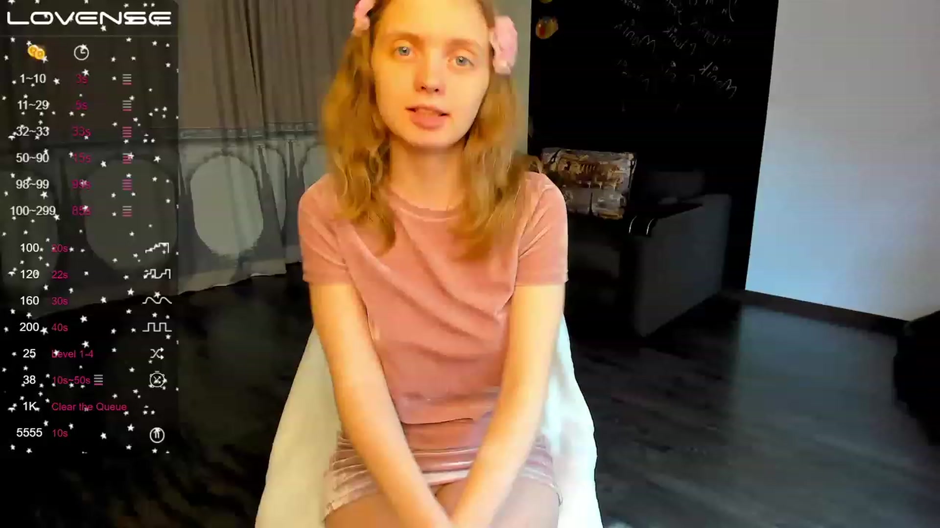 Gallery image thumbnail from OliviaWhites's myfreecams stream on, 06/14/2023, 07:01 image 5 of 20
