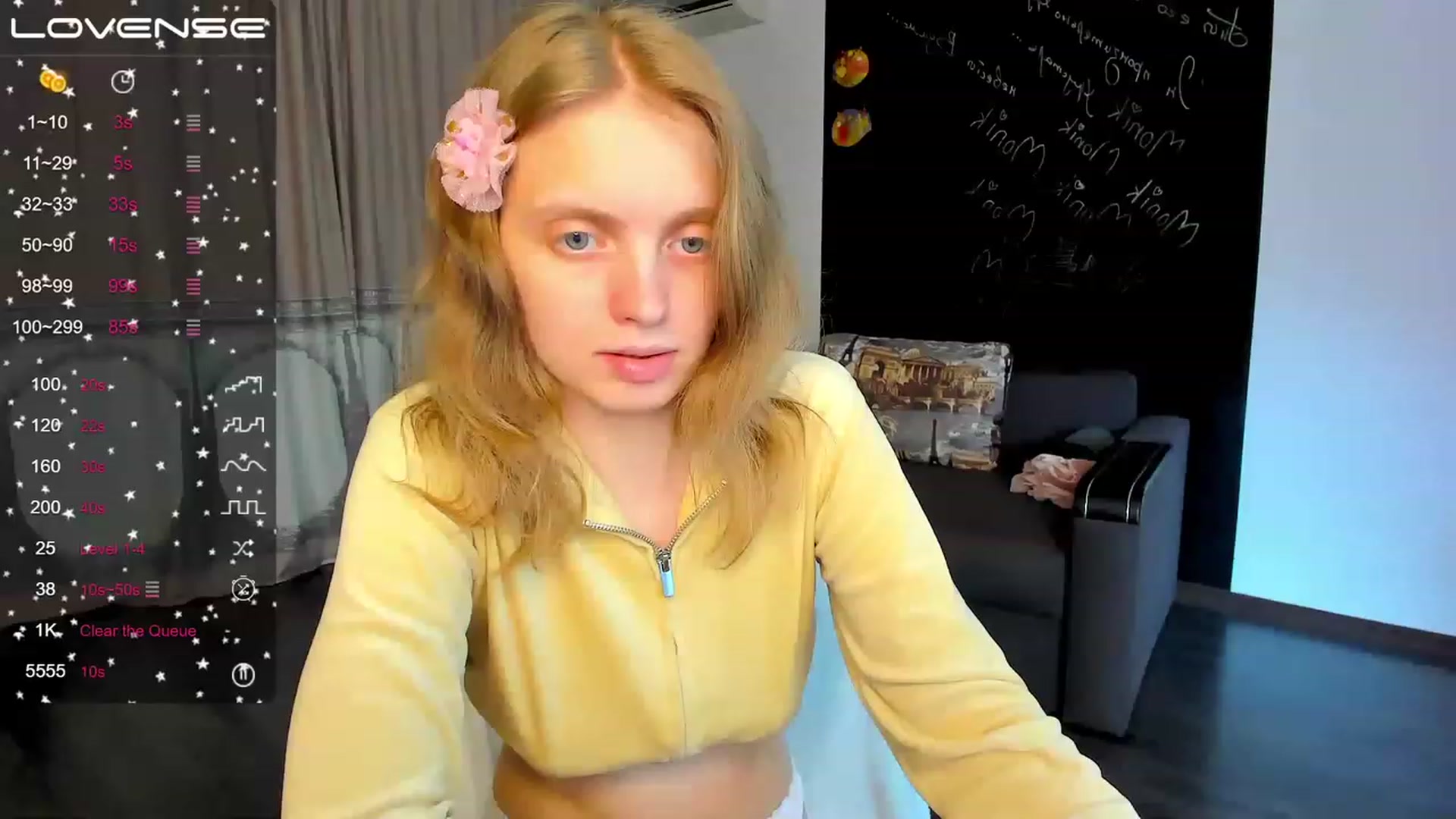 Gallery image thumbnail from OliviaWhites's myfreecams stream on, 06/14/2023, 10:11 image 6 of 20