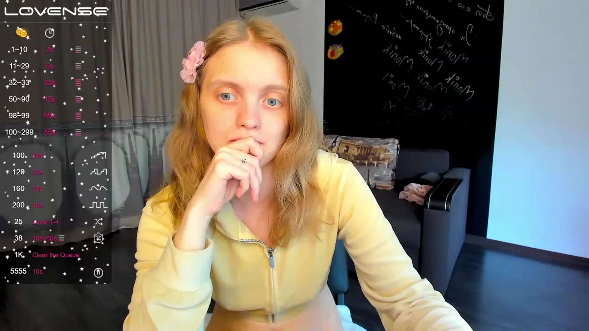 Gallery image thumbnail from OliviaWhites's myfreecams stream on, 06/14/2023, 10:11 image 1 of 20