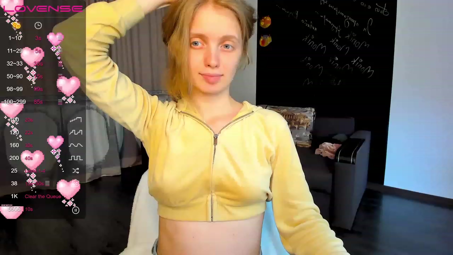 Gallery image thumbnail from OliviaWhites's myfreecams stream on, 06/14/2023, 10:11 image 18 of 20
