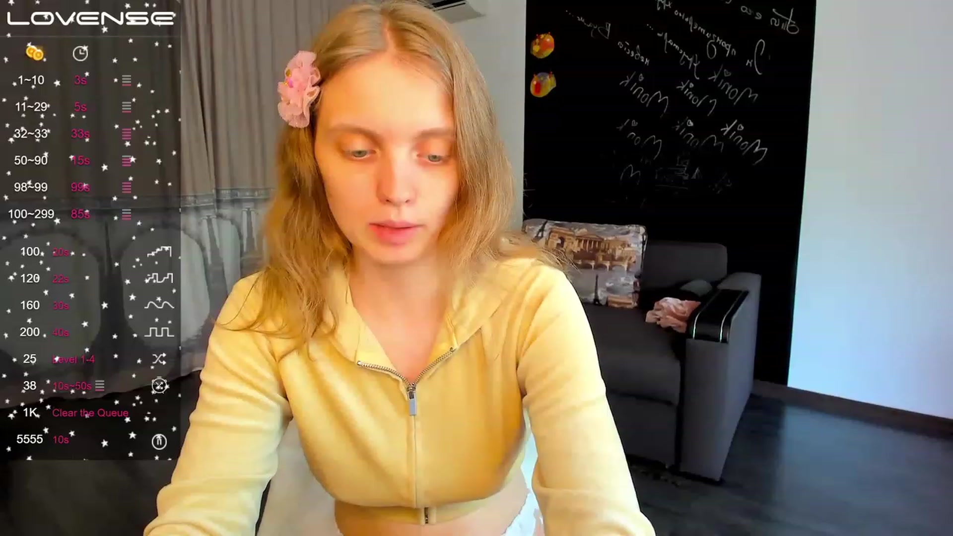 Gallery image thumbnail from OliviaWhites's myfreecams stream on, 06/14/2023, 10:11 image 2 of 20