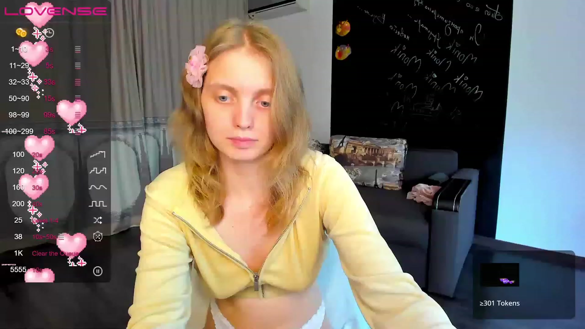 Gallery image thumbnail from OliviaWhites's myfreecams stream on, 06/14/2023, 10:11 image 11 of 20