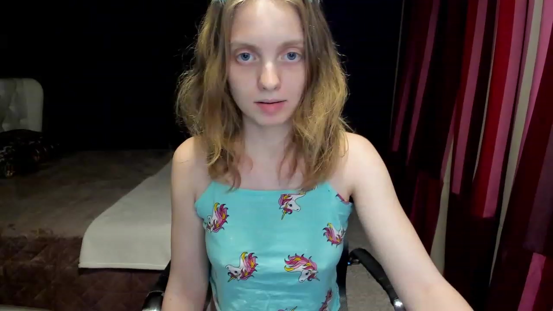Gallery image thumbnail from OliviaWhites's myfreecams stream on, 06/14/2023, 18:13 image 10 of 20