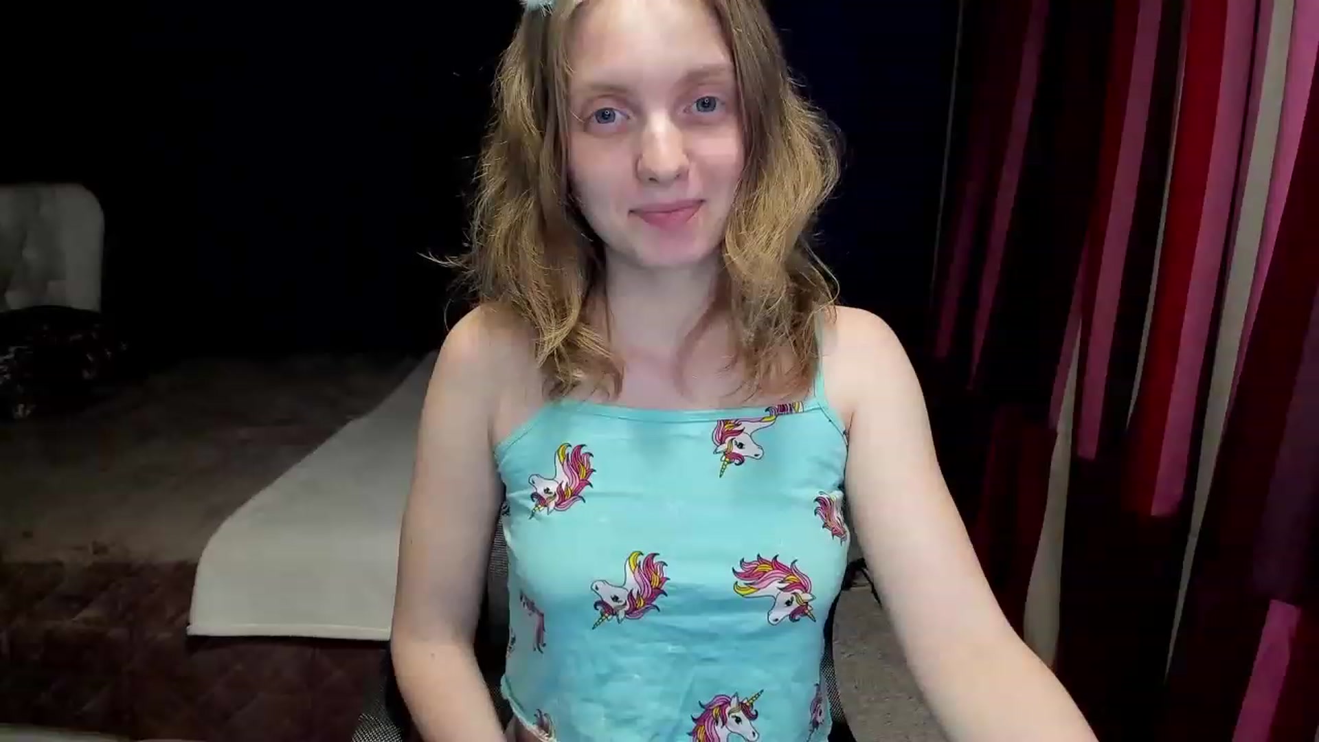 Gallery image thumbnail from OliviaWhites's myfreecams stream on, 06/14/2023, 18:13 image 3 of 20